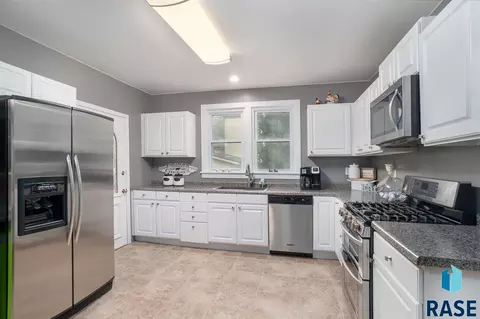 616 N Broadway St, Canton, SD 57013 photo 14