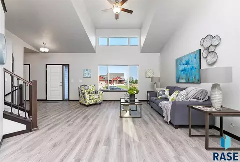 1401 N Rose Ave, Tea, SD 57064 photo 2