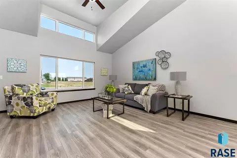 1401 N Rose Ave, Tea, SD 57064 photo 3