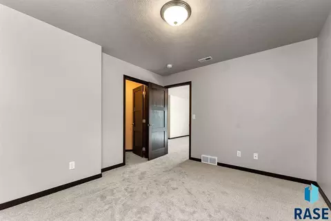 1401 N Rose Ave, Tea, SD 57064 photo 24