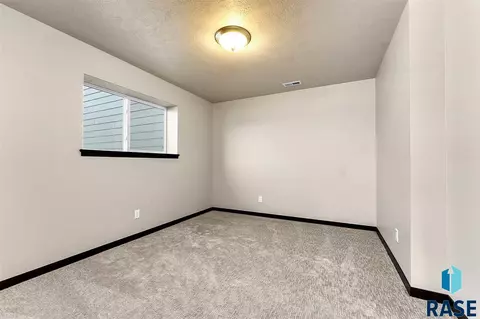 1401 N Rose Ave, Tea, SD 57064 photo 23