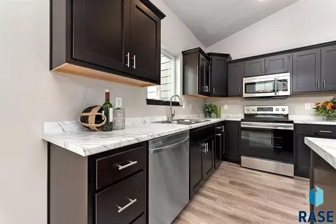 1401 N Rose Ave, Tea, SD 57064 photo 10