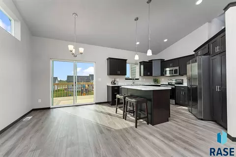 1401 N Rose Ave, Tea, SD 57064 photo 5