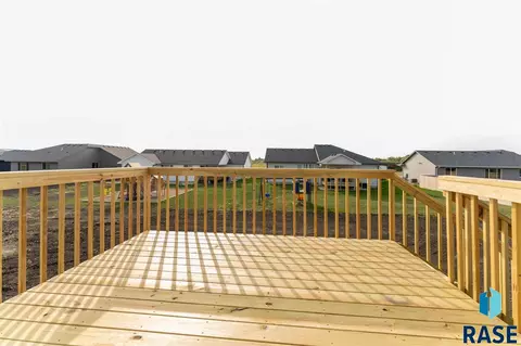 1401 N Rose Ave, Tea, SD 57064 photo 31