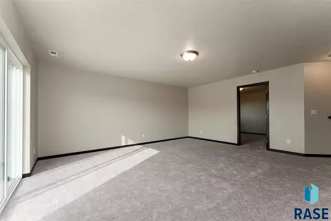 1401 N Rose Ave, Tea, SD 57064 photo 21