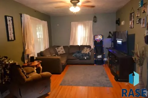 405 Park Ave, Alcester, SD 57001 photo 2