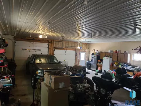 533 E 3rd St, Parker, SD 57053 photo 28