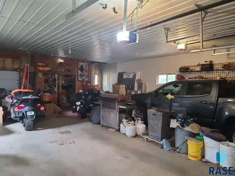 533 E 3rd St, Parker, SD 57053 photo 27