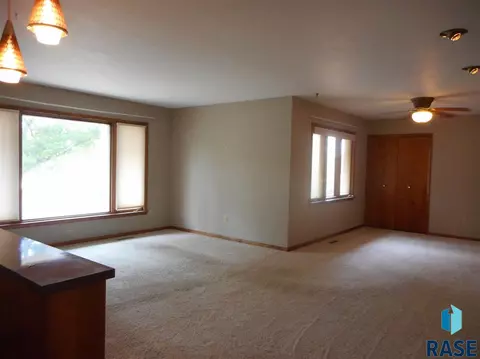 305 E 6th St, Alcester, SD 57001 photo 11
