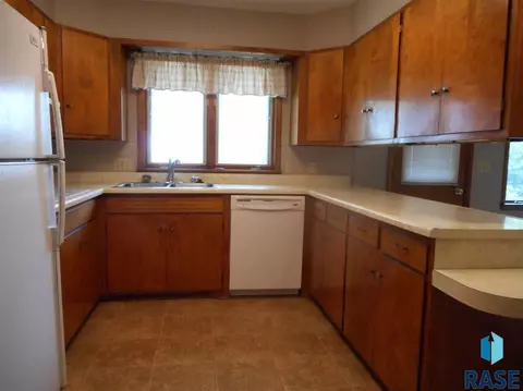 305 E 6th St, Alcester, SD 57001 photo 7