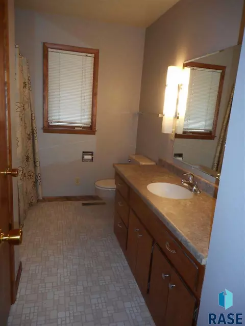 305 E 6th St, Alcester, SD 57001 photo 15