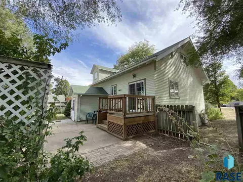 426 S Wipf St, Freeman, SD 57029 photo 1