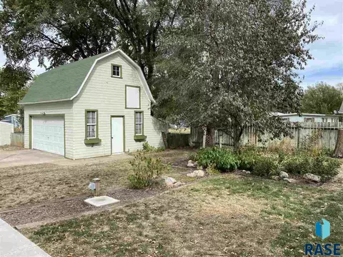426 S Wipf St, Freeman, SD 57029 photo 33