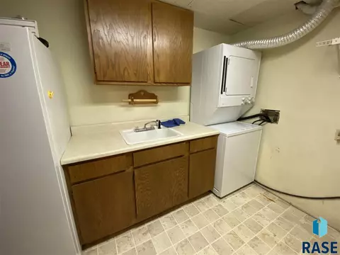 426 S Wipf St, Freeman, SD 57029 photo 29
