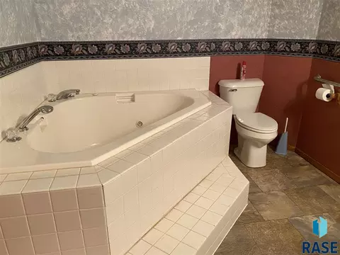 426 S Wipf St, Freeman, SD 57029 photo 27