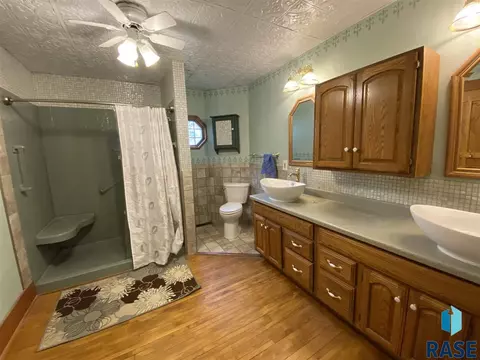 426 S Wipf St, Freeman, SD 57029 photo 12