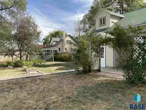 426 S Wipf St, Freeman, SD 57029 photo 6