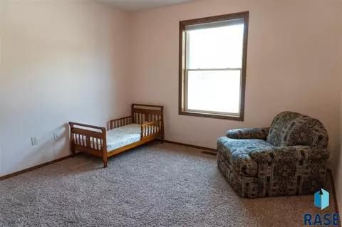 107 E 7th St, Dell Rapids, SD 57022 photo 8