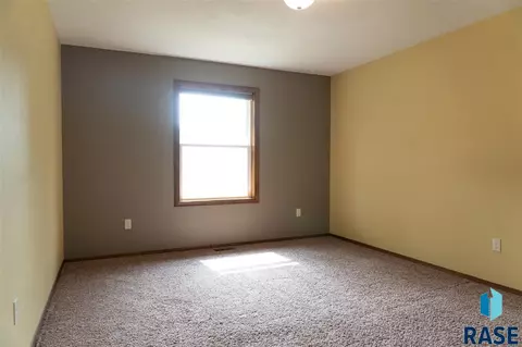 107 E 7th St, Dell Rapids, SD 57022 photo 7