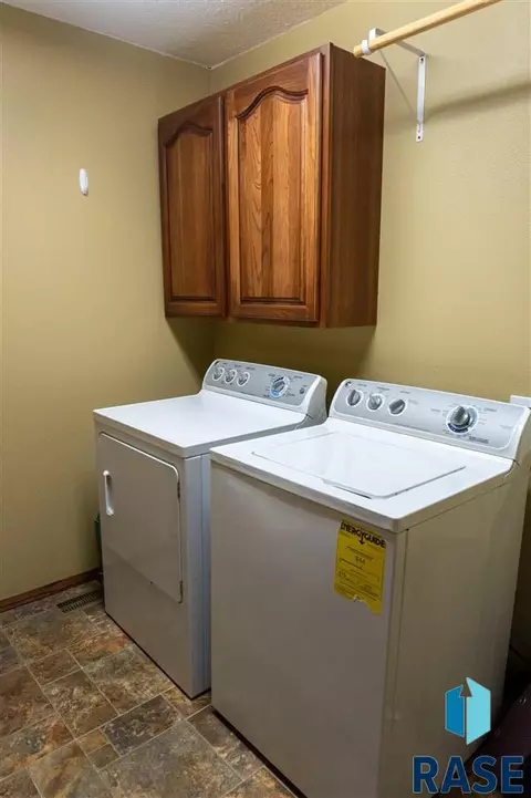 107 E 7th St, Dell Rapids, SD 57022 photo 10