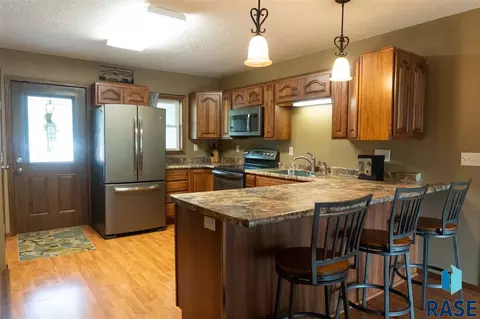 107 E 7th St, Dell Rapids, SD 57022 photo 3