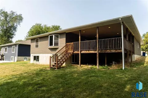 107 E 7th St, Dell Rapids, SD 57022 photo 17