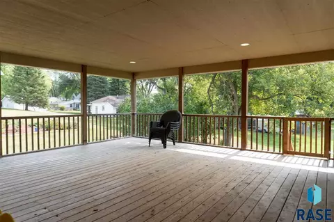 107 E 7th St, Dell Rapids, SD 57022 photo 11