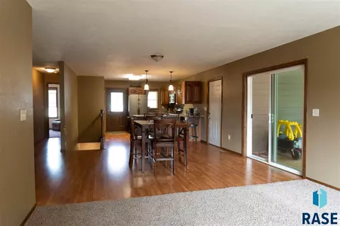 107 E 7th St, Dell Rapids, SD 57022 photo 5