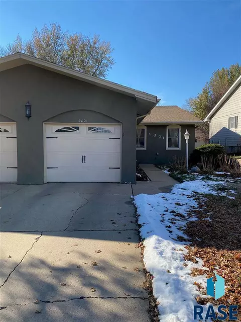 2801 S Phillips Ave, Sioux Falls, SD 57105 photo 1