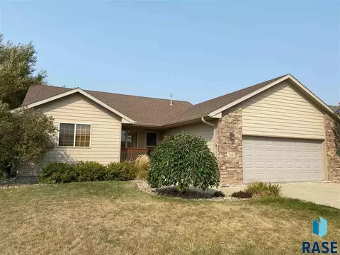 710 Pheasant Cir, Tea, SD 57064 photo 1