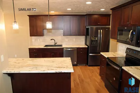 2513 S Kinderhook Ave, Sioux Falls, SD 57106 photo 3