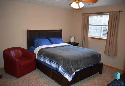 1011 E Teakwood St, Brandon, SD 57005 photo 23