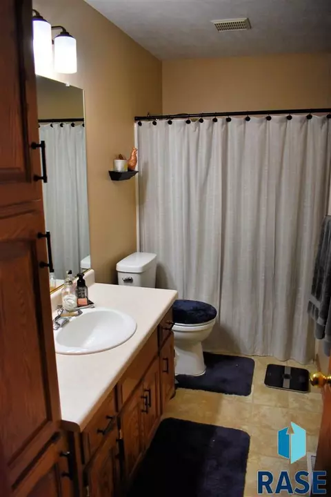 1011 E Teakwood St, Brandon, SD 57005 photo 13