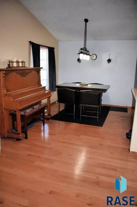 1011 E Teakwood St, Brandon, SD 57005 photo 7