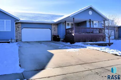 1011 E Teakwood St, Brandon, SD 57005 photo 2