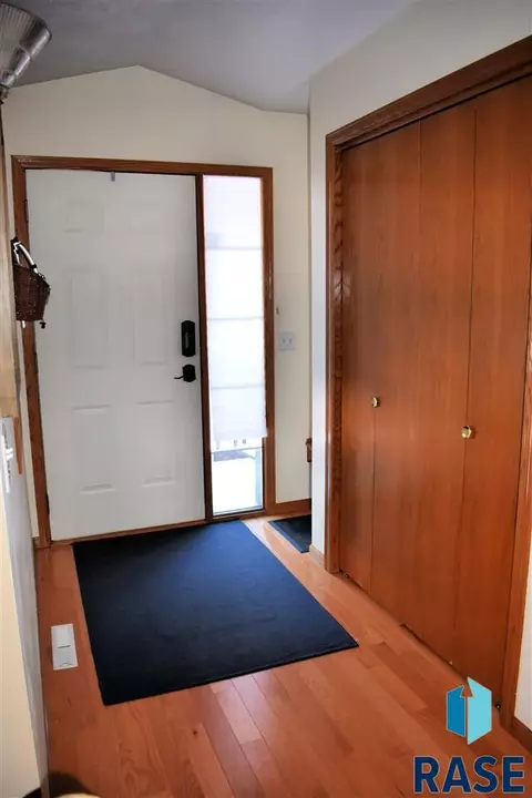 1011 E Teakwood St, Brandon, SD 57005 photo 4