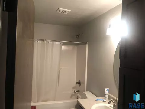 1113 N Broken Bow Ave, Sioux Falls, SD 57103 photo 16