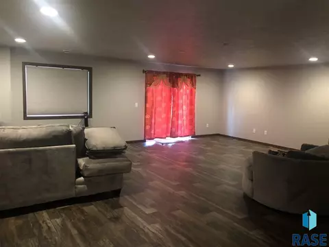 1113 N Broken Bow Ave, Sioux Falls, SD 57103 photo 17