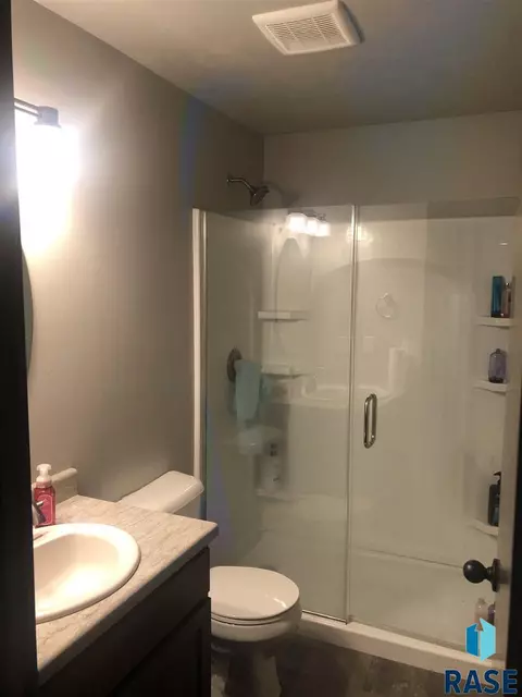1113 N Broken Bow Ave, Sioux Falls, SD 57103 photo 14