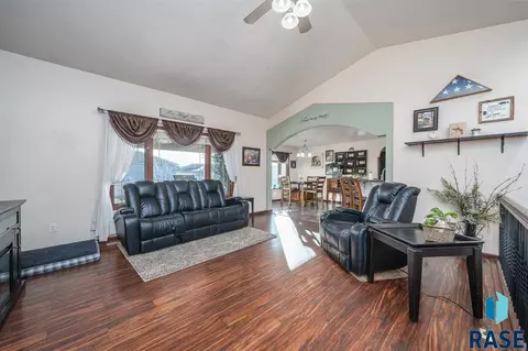 405 W 6th St, Tea, SD 57064 photo 11