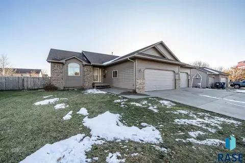 405 W 6th St, Tea, SD 57064 photo 2