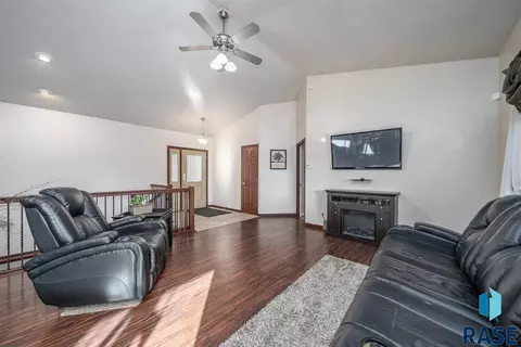 405 W 6th St, Tea, SD 57064 photo 10