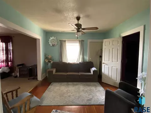 1912 S Miller St, Mitchell, SD 57301 photo 15