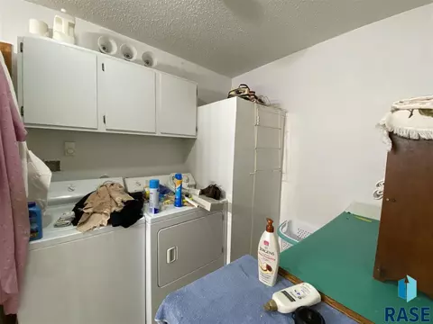 1912 S Miller St, Mitchell, SD 57301 photo 25