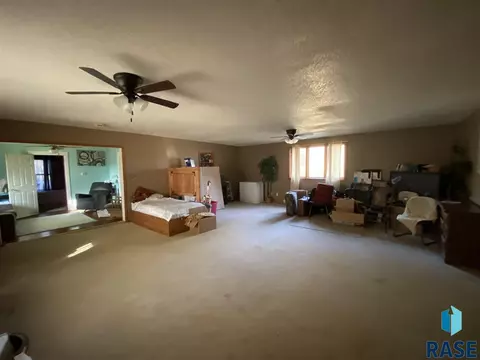 1912 S Miller St, Mitchell, SD 57301 photo 19