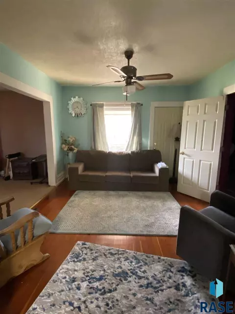 1912 S Miller St, Mitchell, SD 57301 photo 16