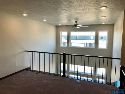 9042 W Wisdom Pl, Sioux Falls, SD 57106 photo 5