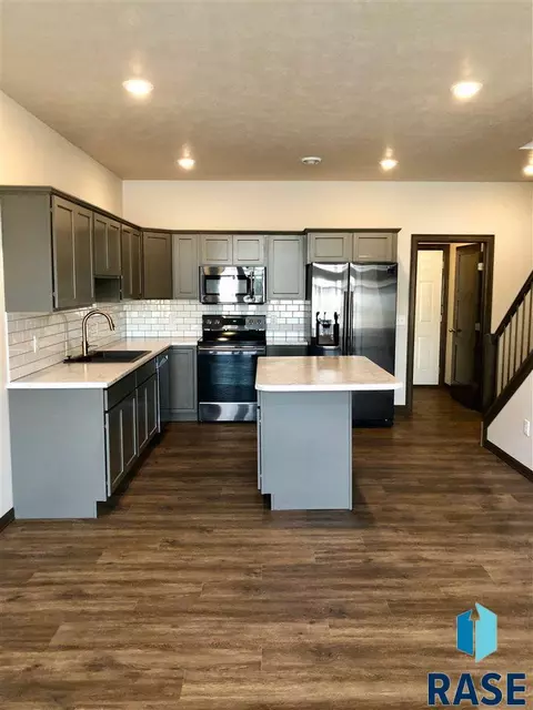 9042 W Wisdom Pl, Sioux Falls, SD 57106 photo 3