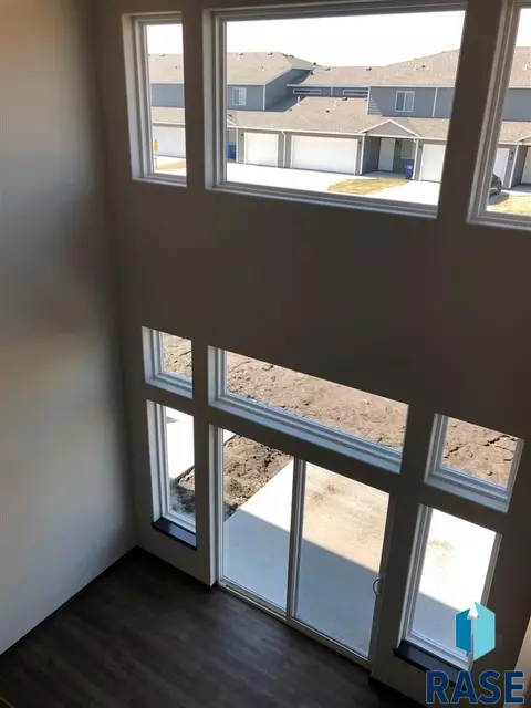 9042 W Wisdom Pl, Sioux Falls, SD 57106 photo 6