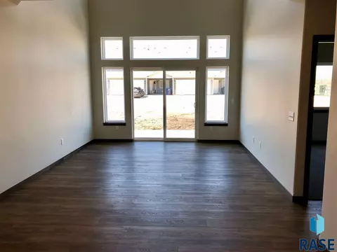 9042 W Wisdom Pl, Sioux Falls, SD 57106 photo 4